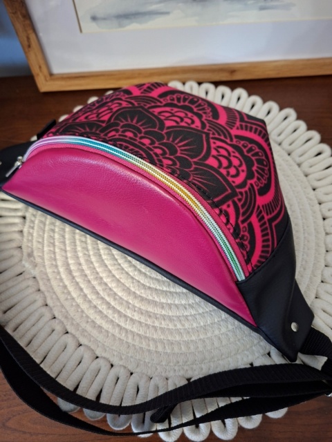 NERKA FUKSJOWA MANDALA ROZMIAR XL